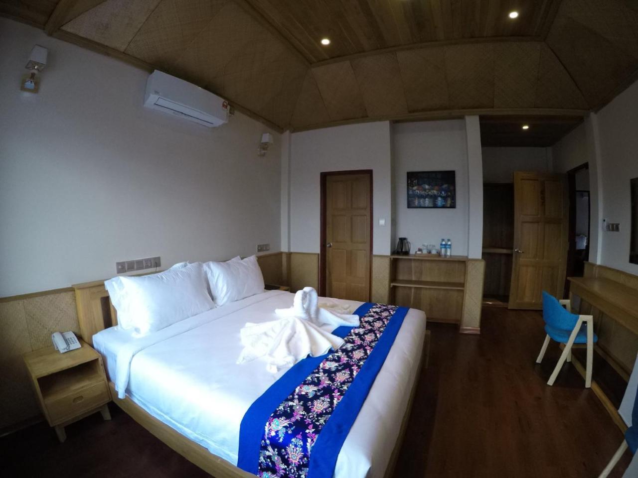 Silver Lake Hotel Nyaung Shwe Exterior photo